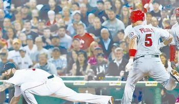 Anaheim vuelve  a vencer a Boston; David Ortiz pega su jonrón 460