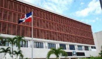 Poder Ejecutivo somete al Senado proyecto Presupuesto del 2017 por RD$711,399 millones