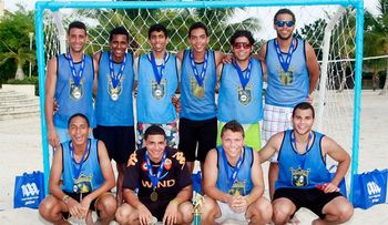 Cadaques Caribe celebra la Primera Copa de Futbol Playa 2013