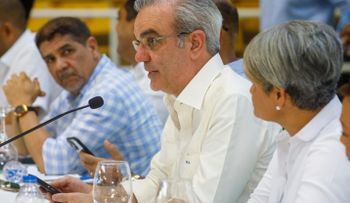 Abinader se reúne con organizaciones en SPM y destaca proyectos claves para su desarrollo