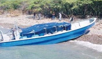 Un muerto y 15 personas detenidas al zozobrar yola