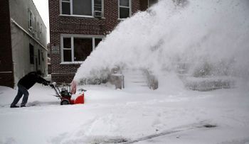 Tormenta dejó 6 pulgadas de nieve en New York