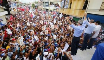 Luis cierra campaña en Nagua y La Vega