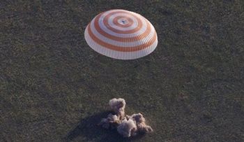 Regresan 3 astronautas luego de 199 días en el espacio 