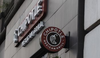 Cierran varios restaurantes cadena Chipotle en EE.UU. por posible contaminación con bacteria E. coli