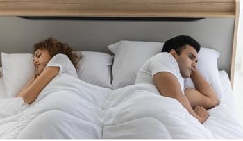 Dormir separados debilita la relación