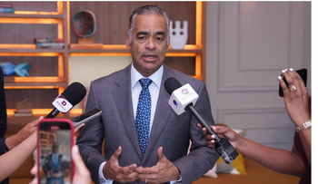 Joel Santos impulsa ley de eficiencia energética