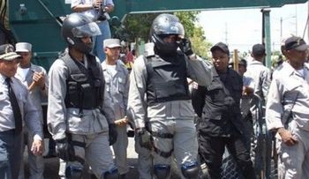 Desconocidos hieren a tiros a teniente y raso de la PN