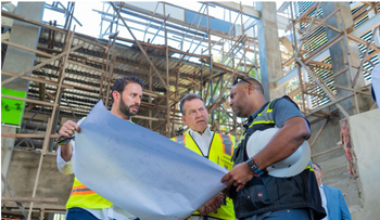 Bisonó acelera entrega de obras en el Centro Olímpico