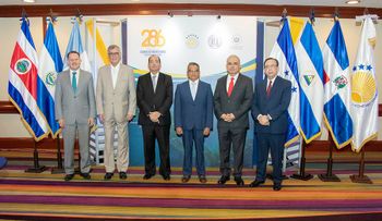 Gobernador Valdez Albizu resalta fortaleza economía y turismo de RD; participa en 286 Reunión CMCA
