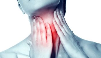 El beso apasionado (beso francés), puede transmitir gonorrea de garganta