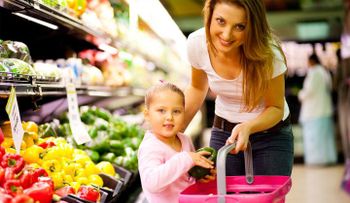 ¿Bajo presupuesto?  Aproveche su dinero y aliméntese saludablemente