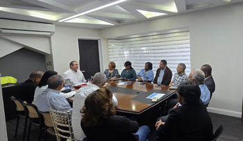 Líderes de salud se reúnen con Francisco Javier por reformas