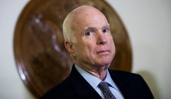 El senador John McCain abandona el tratamiento para su cáncer