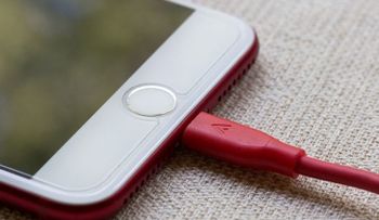 Conoce la forma de cargar un smartphone para no "matar" la bateria