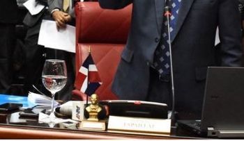 El PLD se divide y los danilistas imponen primarias simultáneas y abiertas en el Senado; leonelistas y el PRM se retiran