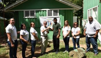 El Voluntariado Bancentraliano entrega instalaciones donadas para el monumento Saltos de Jima