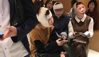 Observa por qué fueron retenida en el Aeropuerto a su regreso a China