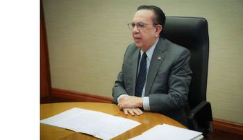 Gobernador Valdez Albizu resalta la capacidad de resiliencia de la economía dominicana