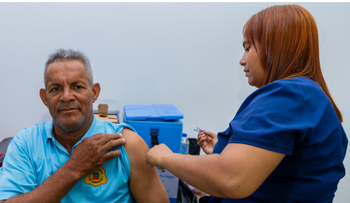 Migración realiza jornada de vacunación contra hepatitis B en Haina