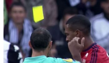 La expulsión "más ridícula" en la historia del fútbol