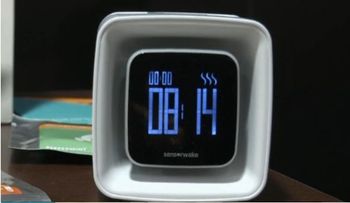 Está a la venta despertador que te levanta de la cama con olores y sin ruidos