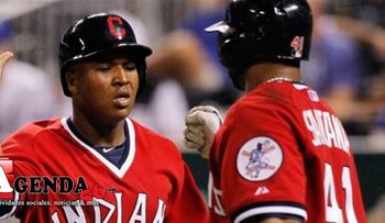 Indios vencen a Reales en 11 entradas con ayuda de Carlos Santana y José Ramírez