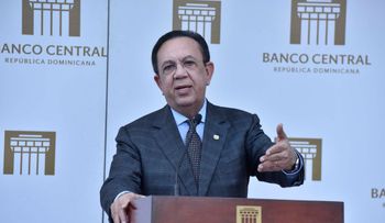 Valdez Albizu resalta resto asumido por Centro de Conservación de Documentos del BCRD, que celebra 20° aniversario