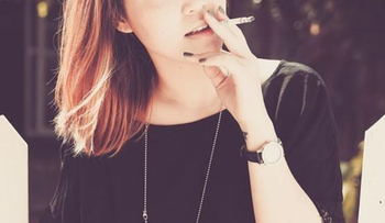 Las mujeres tienen más enfermedades provocadas por el cigarrillo