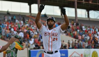 Águilas pasan al primer lugar; Leones y Gigantes ganan