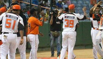 Los Toros le hacen un terrible daño al Licey;  ganan 7 por 4 