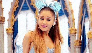 ¡Casi muere! Avión de Ariana Grande sufre accidente en pleno vuelo