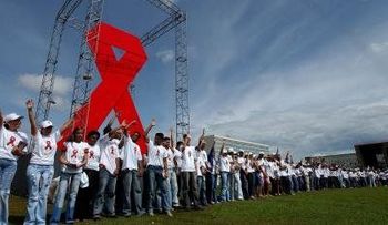 Científicos dicen el VIH se puede volver más fuerte y mutar