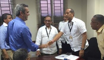 Abinader acompaña en su defensa a candidatos en Mao, Esperanza y Moca
