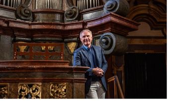 Dan Brown vuelve con conspiración, neurociencia y romance en Praga
