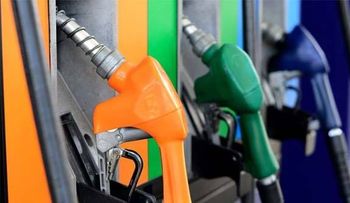 Industria y Comercio anuncia rebaja en precios combustibles