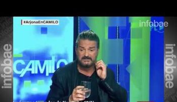  Ricardo Arjona se enojó por una pregunta y dejó una entrevista en vivo con CNN