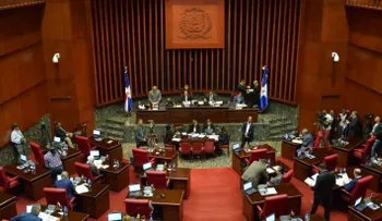 Reinaldo recibió una llamada "misteriosa", se cree de DM...el Senado aplazó elección JCE hasta el miércoles