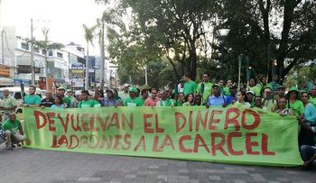 Todos los ladrones deben estar juntos purgando la misma pena