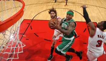 Celtics ganan 104-87 a Bulls en su primera victoria en los Playoffs