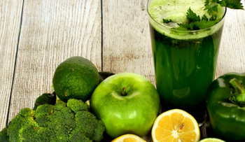 Excelente jugo verde que te ayudará a desintoxicarte para bajar de peso