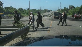 Enfrentamiento estudiantes y supuestos seguidores Mondesí deja un herido y detenidos