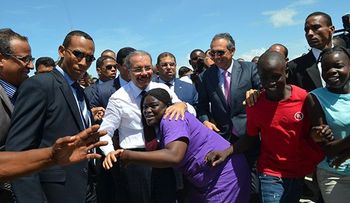Presidente DM inaugura complejos habitacionales en Barahona