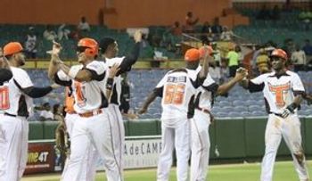 Toros derrotan a las Aguilas y logran su 5ta victoria en línea