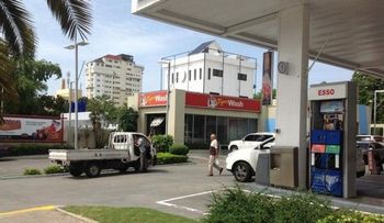 Denuncian que harán explotar gasolinera contigua a la Casa Nacional del PRD