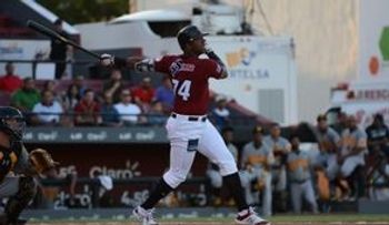 Gigantes derrotan 6-1 a Las Aguilas con buen debut del prospecto Eloy Jiménez 
