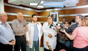 Ingresan Juan Bolívar Díaz en Plaza de la Salud tras sufrir accidente; médicos dicen está estable