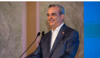 Luis Abinader resalta liderazgo de RD en libertad de prensa