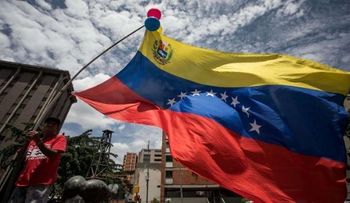 Un populista de derecha avanza en una Venezuela enojada con los políticos.