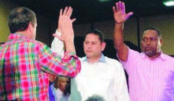 Reinaldo recibe respaldo ex senador y otros perredeistas en Dajabón